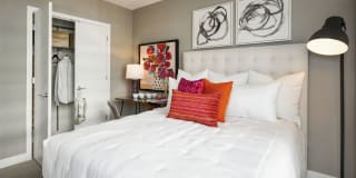 Insignia On M Gallery 28