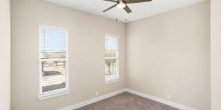 Luxury 3/2.5 Townhome Gallery 24