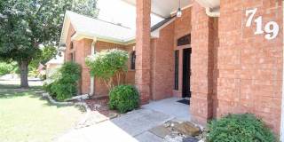 719 Oak Hollow Dr Gallery 41