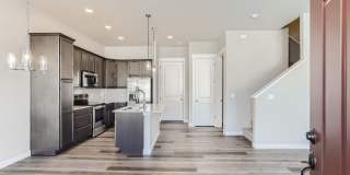 Beautiful 3 Bed 2.5 Bath Townhome with 2 Car Garage in Longmont Beautiful 3 Bed 2.5 Bath Townhome with 2 Car Garage in Longmont Gallery 7