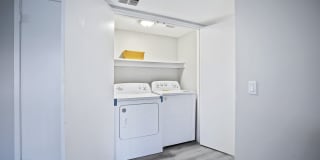 Riverwoods Apartments Gallery 23