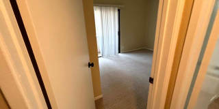 Spacious 3 bedroom 2.5 bath Condo for rent in Woodland Hills! Gallery 33