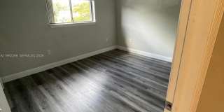 301 Palm Cir E Gallery 6