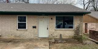 1212 W Hunt Street Gallery 1