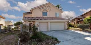 Four bedroom NW with enormous grass backyard and solar included Four bedroom NW with enormous grass backyard and solar included Gallery 1