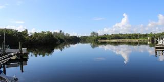 2/2 Condo with Marina and River Views-Includes cable and water Gallery 19
