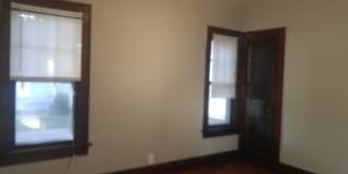 Lovely 2bd/1bth home with attached garage near Columbia Park and Zoo Gallery 13
