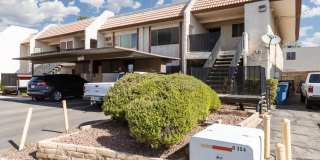 2 Bed / 2 Bath Near UNLV – Upstairs Unit Gallery 1