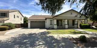 Beautiful Remodeled Cortina Home, 2310 sq ft, 4-bed, 2-bath home with a bonus den. Gallery 1