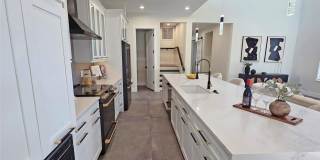Bold Contemporary Sarasota Luxury Home. 4 Beds/ 4 Baths. Private Pool and Summer Grill. Gallery 23