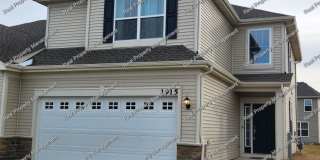 Like New 3 Bedroom Townhome Gallery 1