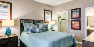 Huntington at King Farm Gallery 24