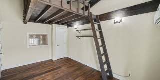 Stunning Luxury Home in Sunnyside **Move-In Special** Gallery 16