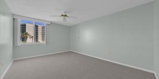 660 ISLAND Way Gallery 13
