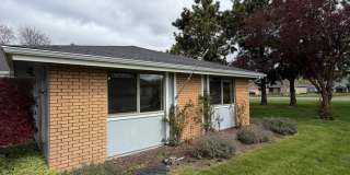 Hard to find 3 Bdrm, 2 Bath home in Harbor isles on the canal 2 miles to Sky Lakes Medical Ctr and OIT Hard to find 3 Bdrm, 2 Bath home in Harbor isles on the canal 2 miles to Sky Lakes Medical Ctr and OIT Gallery 9