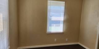 5108 N. Beaver Gallery 14