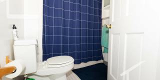 Nice 4 bed in Allston Gallery 5