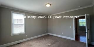 Upscale Three Bedroom in Colonial Green with Garage Upscale Three Bedroom in Colonial Green with Garage Gallery 30