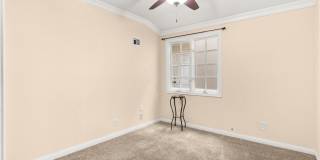5081 Howard Avenue Gallery 16