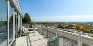 Link Apartments H Street Gallery 13