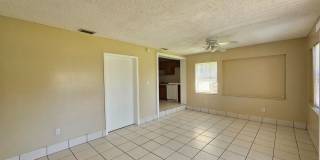 ADORABLE 3 Bedroom, 1 Bath  Block House with a fenced yard in Lakeland *Available Now* Gallery 7