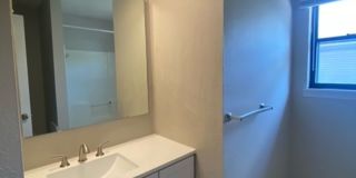 Great Duplex! 2 Bed, 1 Bath Gallery 10