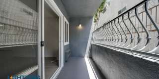 700 S Irolo St Gallery 23