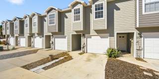 Spacious 2 Bedroom 2.5 Bath Townhome in Midtown Spacious 2 Bedroom 2.5 Bath Townhome in Midtown Gallery 3