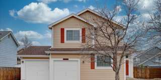 Stunning 5Bed/4Bath Home in the Heart of Erie Gallery 1