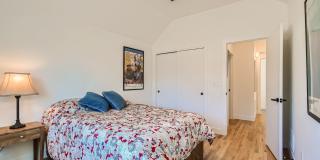 Downtown Louisville 3-BDR Fully Furnished Gem Gallery 18