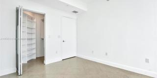 3131 NE 188th St Gallery 21