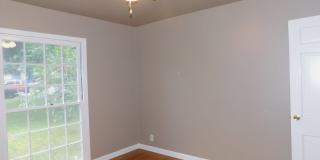 SUPER LOCATION / NO CARPET   --   ( FREE RENT ; w/ qualified app:   CALL FOR DETAILS )_ Gallery 15