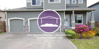 4 Bed 2.5 Bath - Small Dog - Fully Fenced Yard - NAS Whidbey Gallery 1