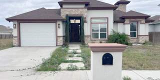 Beautiful 3 bedroom/ 2.5 bath Home in Edinburg Gallery 1
