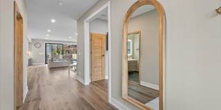 148 Oak Street Gallery 14