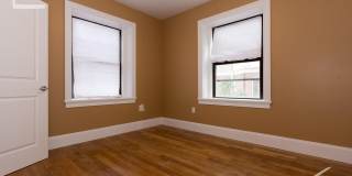 Huge, newly renovated 2 level 5 bed unit near the Green Line! Gallery 8