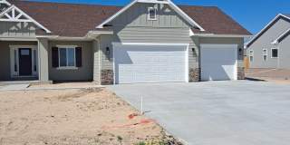 ALL PROSPECTIVE TENANTS MUST SUBMIT A $58 NON-REFUNDABLE APPLICATION FEE PER APPLICANT ONLINE AND BE PRE-QUALIFIED PRIOR TO ANY SHOWINGS Gallery 1