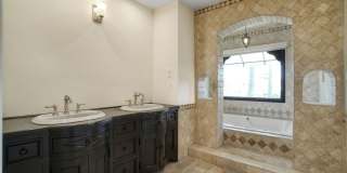 209 N Doheny Dr Gallery 16