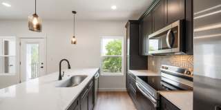 Room in 3 Bedroom Home at Princeton Ave Gallery 8