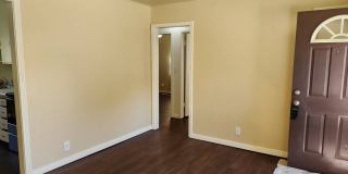 5108 N. Beaver Gallery 4