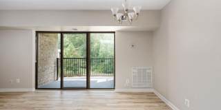 11659 STONEVIEW Square Gallery 10