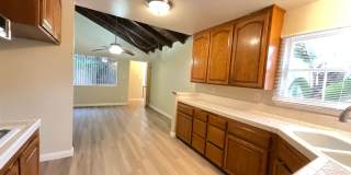 Large: 4 Bedroom 2.5 Bath Home Gallery 5