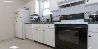 Two and a half (2.5) bedroom - laundry in unit Gallery 3
