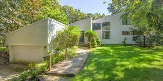 76 PECONIC HILLS DR Gallery 1