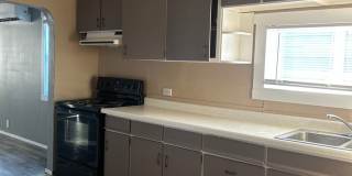 3 bedroom house close to shopping. Gallery 7