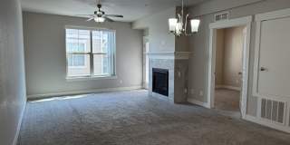 Secure, Stylish & Convenient – 2 Bed Condo in Loveland Gallery 3