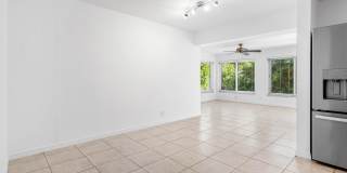 2100 NE 4th Avenue Gallery 4