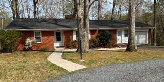 3 BED, 2 BATH BRICK HOME IN ASHEBORO! Gallery 1
