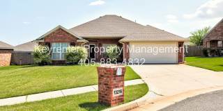 Spacious 4-Bedroom Home with Modern Upgrades & Prime Location Gallery 1