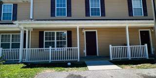 3 Bedroom 2.5 Bath Townhouse Gallery 1